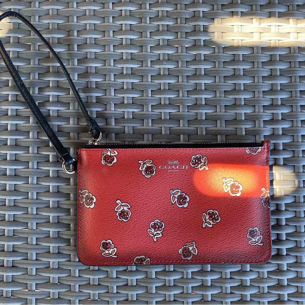 Coach Sienna Rose print Leather Wristlet Y2K